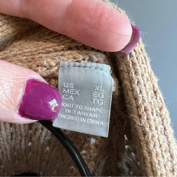 Liz Claiborne Beige Cardigan Lightweight With Gold Button Detail Size XLarge - Picture 4 of 10